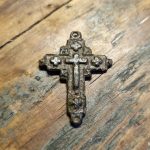 Kreuz aus Bronze, 18. und 19. Jahrhundert, Religiöse Symbolik, Handwerkskunst, Historische Artefakte